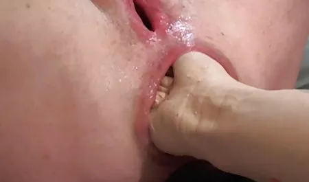 المشجعين تمتص sexy araby مترجم النار تدوير قرصة لي.