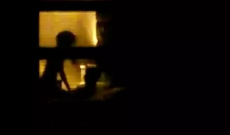 فتاة جميلة سكس عربي رقص تعود الجسم والفم.