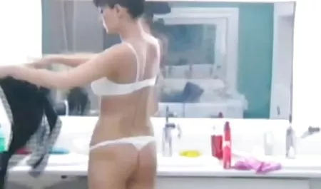 الأحمر جونز الشباب و سكس اون لاين عربي المملكة المتحدة