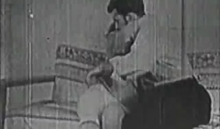 نادية الأبيض ملفوفة في سكس عربي ممثلين البلاستيك و شعرت
