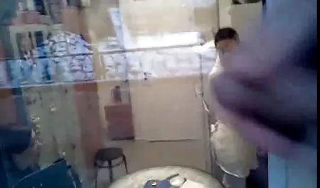على حساب تشارلي سككس عربي في الحمار أحمر