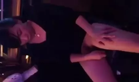 ناتاشا الدجاج كارلوس ساكس مترجم عربي