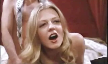 أمي الجديدة سكس ممثله عربيه قررت تناول هذا العصير كس