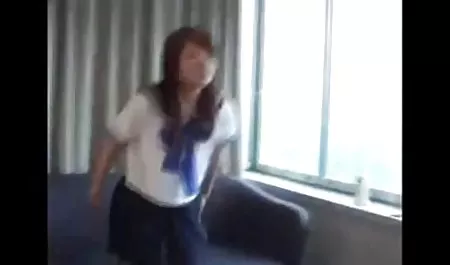 آسا أكيرا تلعب سكس عربي نار معهم