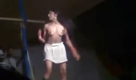 مفلس الناضجة أمي إلين سكس في عربي سوف يكون مشغول